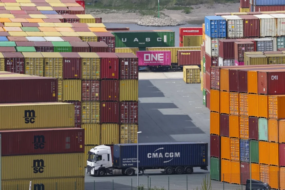 احدى موانىء اوروبى