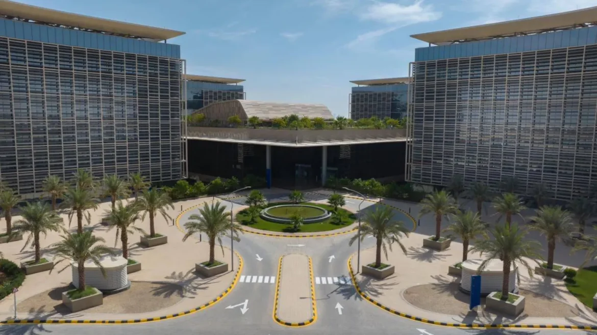 مقر «الشركة السعودية للكهرباء» ومبنى «المشتري الرئيس»... (السعودية للكهرباء)